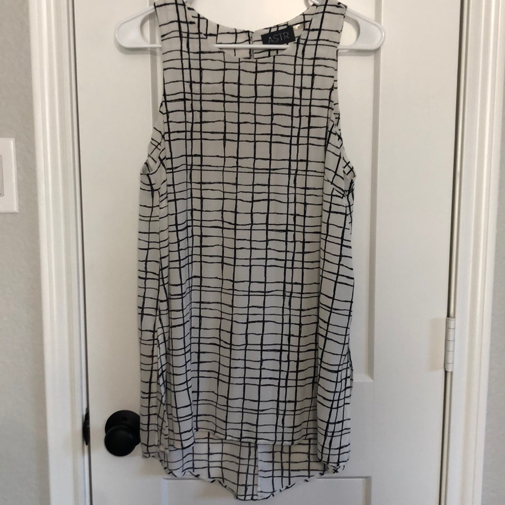 ASTR black and White Sleeveless Tunic